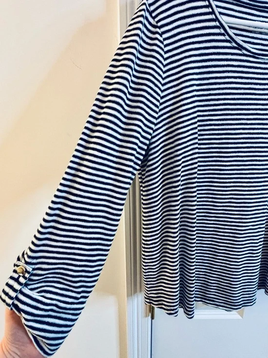Chico's Top Knit Navy White Silver Stripe roll-tab 3/4 Sleeve Scoop casual large - Picture 5 of 8